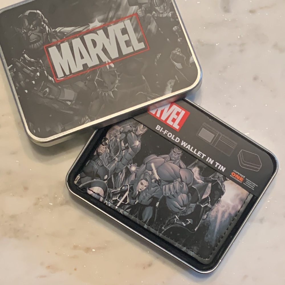 Concept One Marvel Avengers Bifold Wallet in Decorative Tin Case